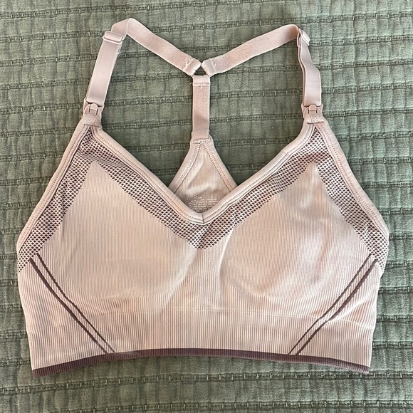 Nursing sports bra - Picture 1 of 3